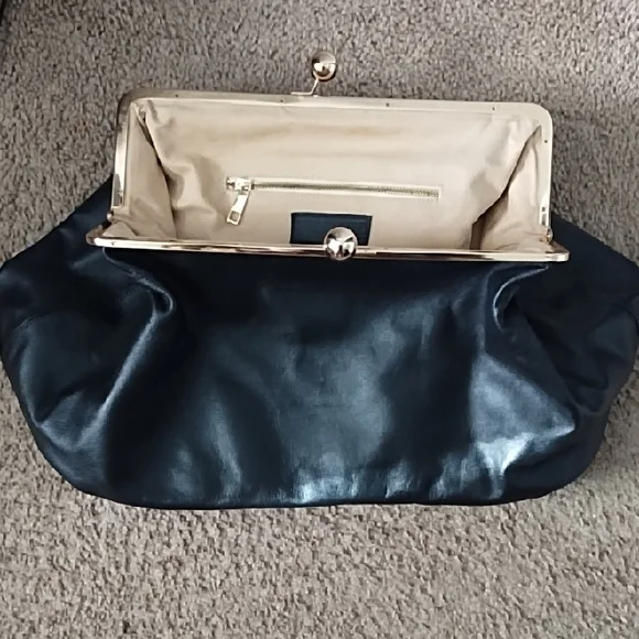 NEW Leather Black Kisslock "Sette" Clutch with Gold Accents By Jesalin - Picture 6 of 8